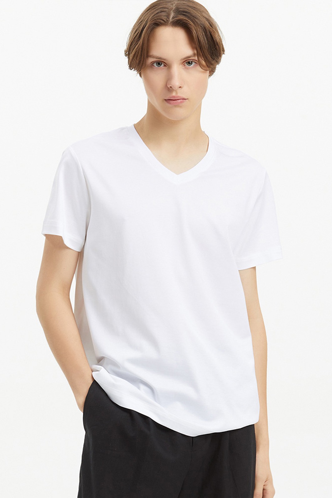 브이넥 클래식 &amp; 베이직 핏 반소매 티셔츠 (MEN)